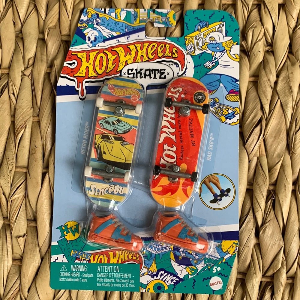 Hot Wheels Finger Skateboard Set HotWheel Finger Skate Board Mattel Sk8 Diecast